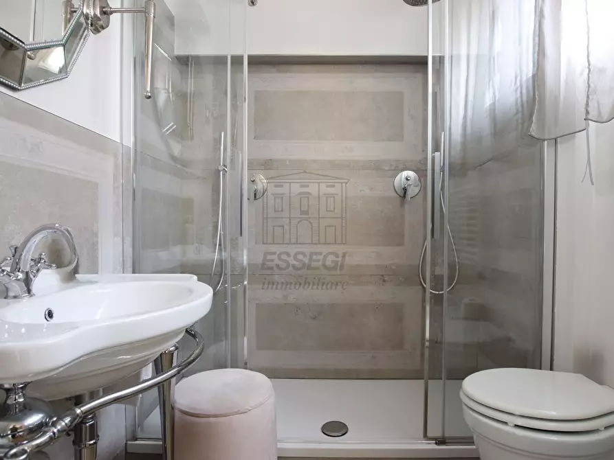 Immagine 5 di Appartamento in vendita  in Via Fontana a Lucca