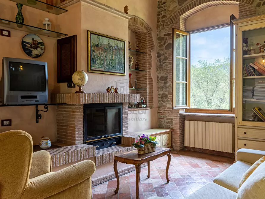 Immagine 34 di Villa in vendita  in via del maccennere a Lucca