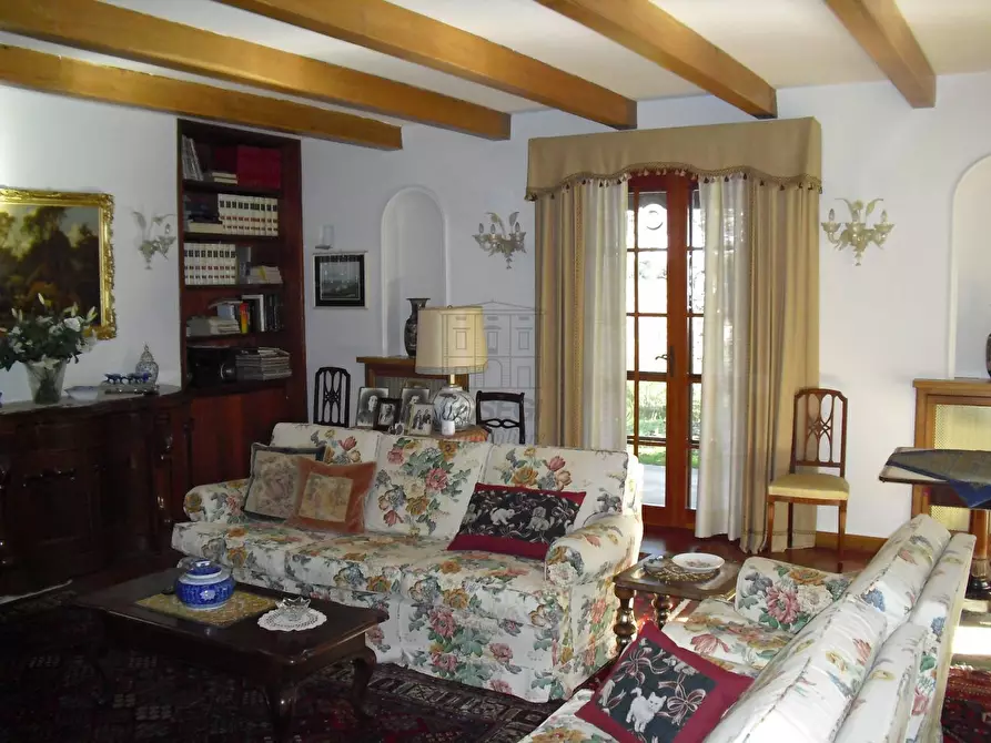 Immagine 10 di Rustico / casale in vendita  in Via di Villa Gaia 508 a Lucca