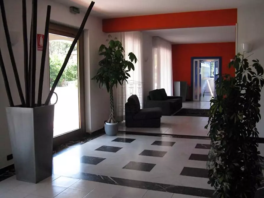 Immagine 2 di Albergo/B&B/Residence in vendita  in Viale Giovanni Pacini 115 a Lucca