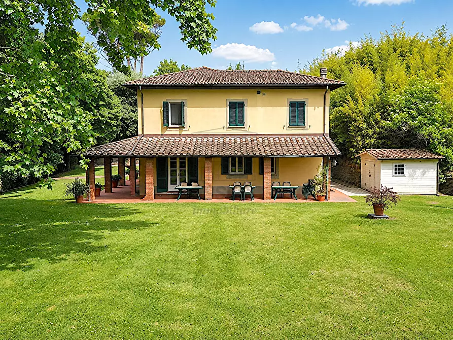 Immagine 1 di Villa in vendita  in Via di Tiglio 33 a Capannori
