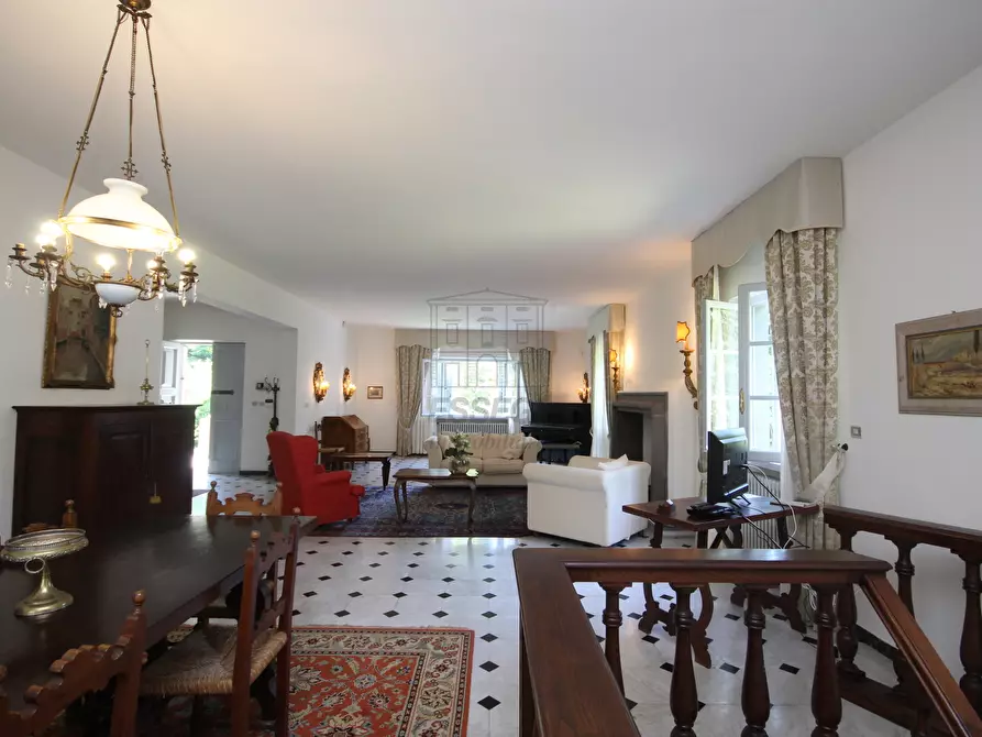 Immagine 12 di Villa in vendita  in via pradalino a Camaiore