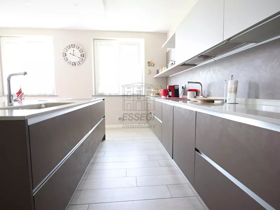 Immagine 11 di Villa in vendita  in Viale Prete a Capannori