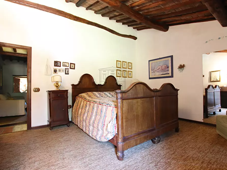 Immagine 85 di Rustico / casale in vendita  in Via della Chiesa di Gragnano a Lucca