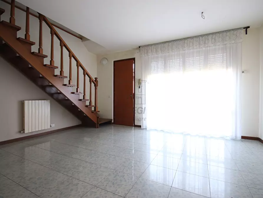 Immagine 2 di Villetta a schiera in vendita  in Via Delle Cornacchie 1016 a Lucca