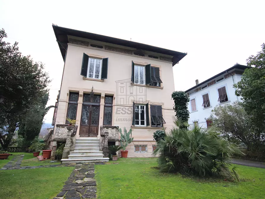 Immagine 4 di Villa in vendita  in Via Ludovica 56 a Lucca