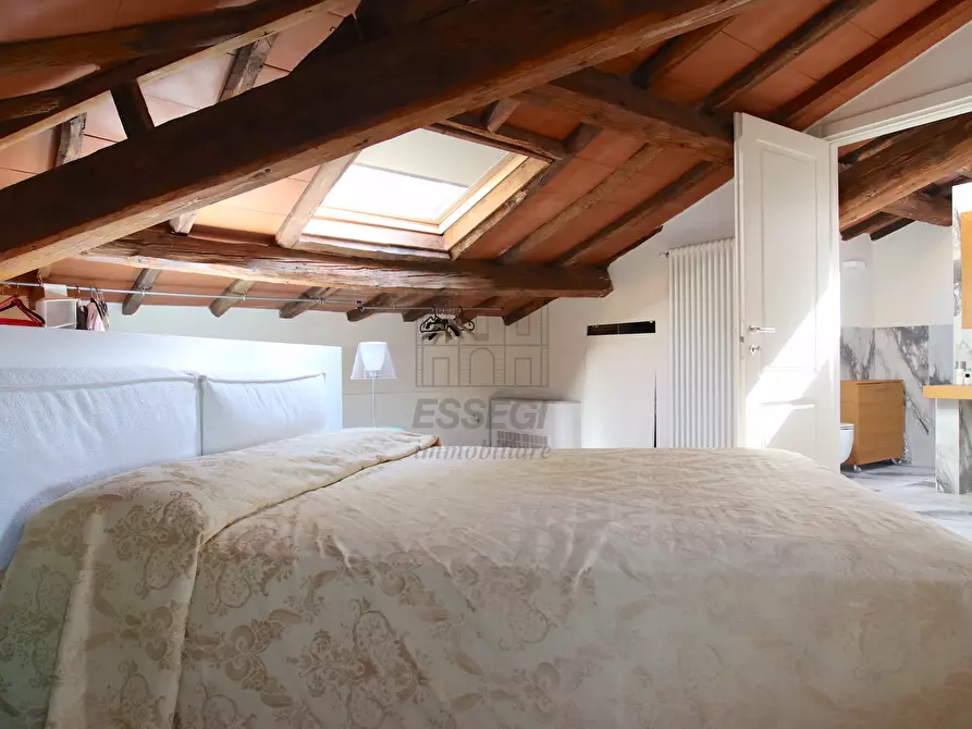 Immagine 28 di Appartamento in vendita  in Via del Portico 13 a Lucca