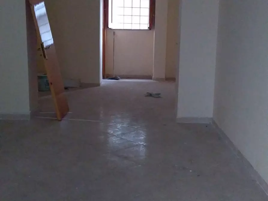 Immagine 2 di Magazzino in vendita  in via Polistena 24-40 a Reggio Di Calabria