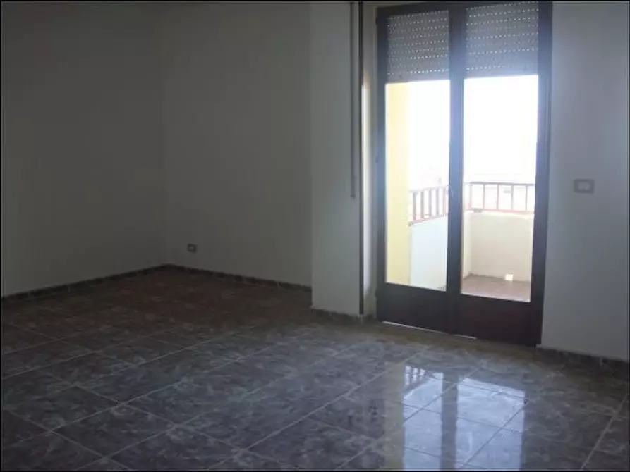 Immagine 5 di Quadrilocale in vendita  in Viale Aldo Moro 4 a Bova Marina