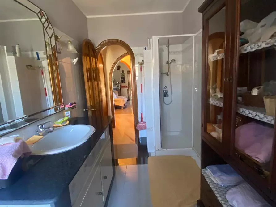 Immagine 25 di Pentalocale in vendita  in Viale Aldo Moro 15 a Bova Marina