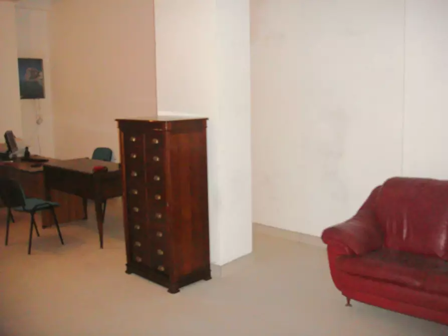 Immagine 5 di Magazzino in vendita  in Viale Aldo Moro Trav. Neri R.C. a Reggio Di Calabria