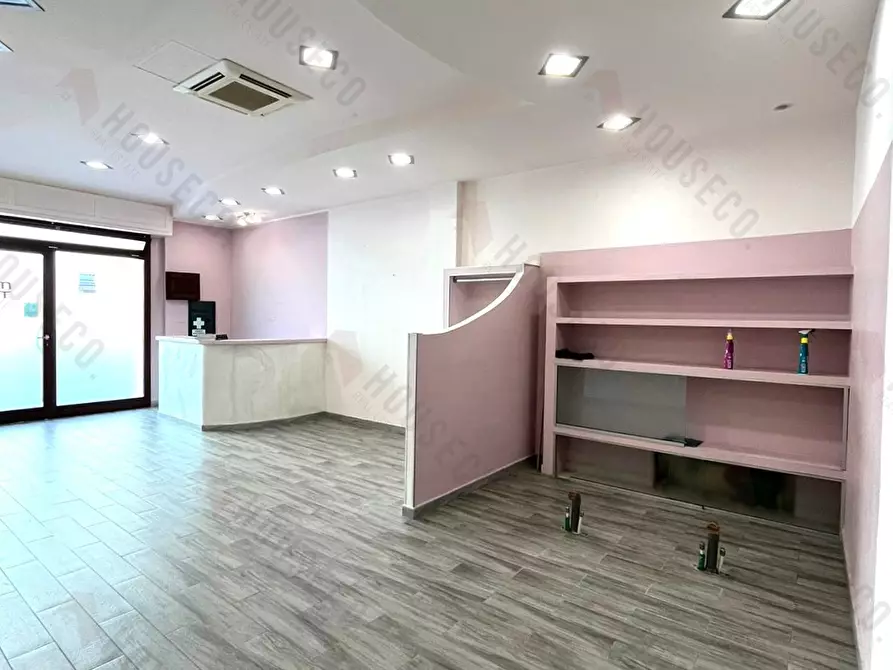 Immagine 3 di Attività artigianale in vendita  a Quartu Sant'elena