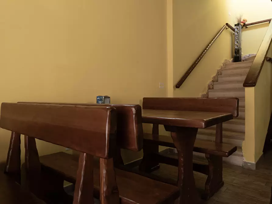 Immagine 9 di Locale commerciale in affitto  a Uta