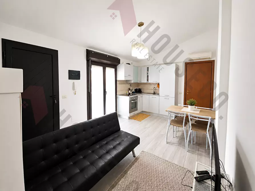 Immagine 3 di Appartamento in vendita  in Via G. Rossa 1 a Maracalagonis