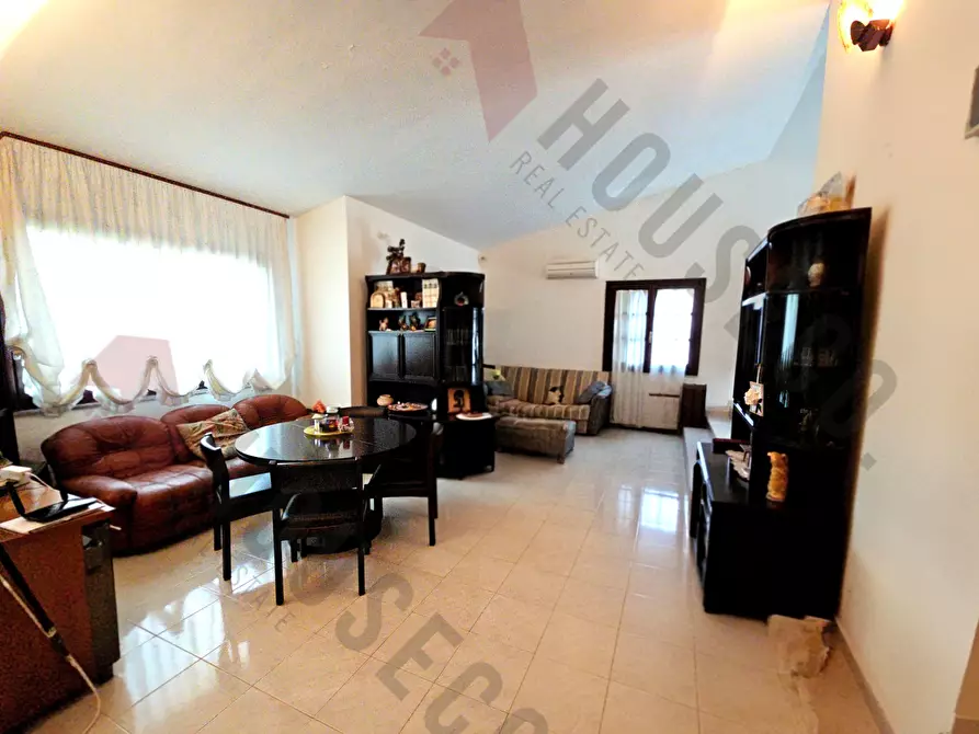 Immagine 2 di Villa in vendita  in Via Logudoro a Quartu Sant'elena