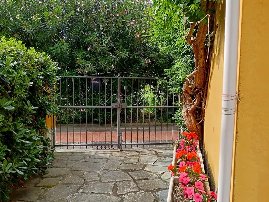 Immagine 15 di Porzione di casa in vendita  a Ameglia