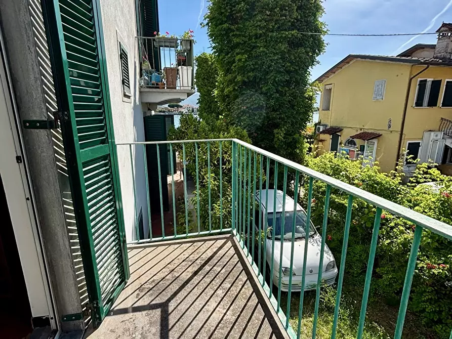 Immagine 16 di Porzione di casa in vendita  a Ameglia