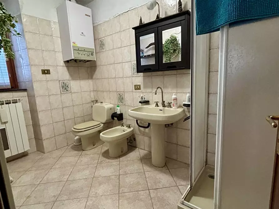 Immagine 9 di Porzione di casa in vendita  a Ameglia