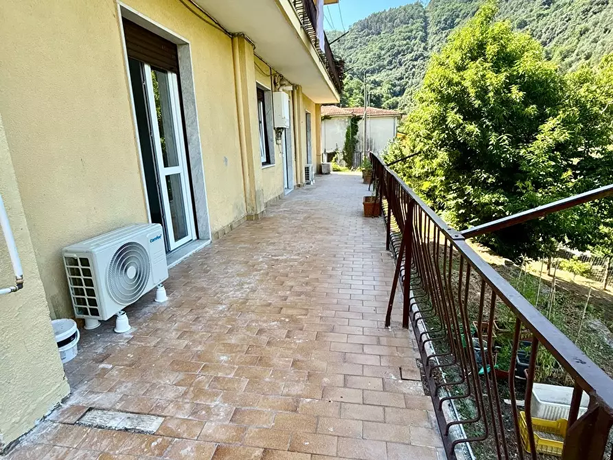 Immagine 1 di Casa semindipendente in vendita  a Ameglia