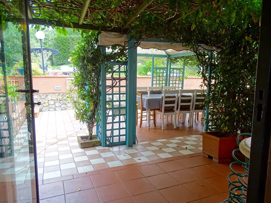 Immagine 52 di Villa in vendita  a Sarzana