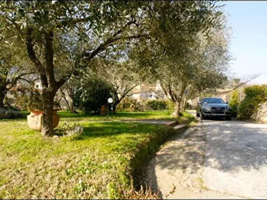 Immagine 9 di Villa in vendita  a Ameglia