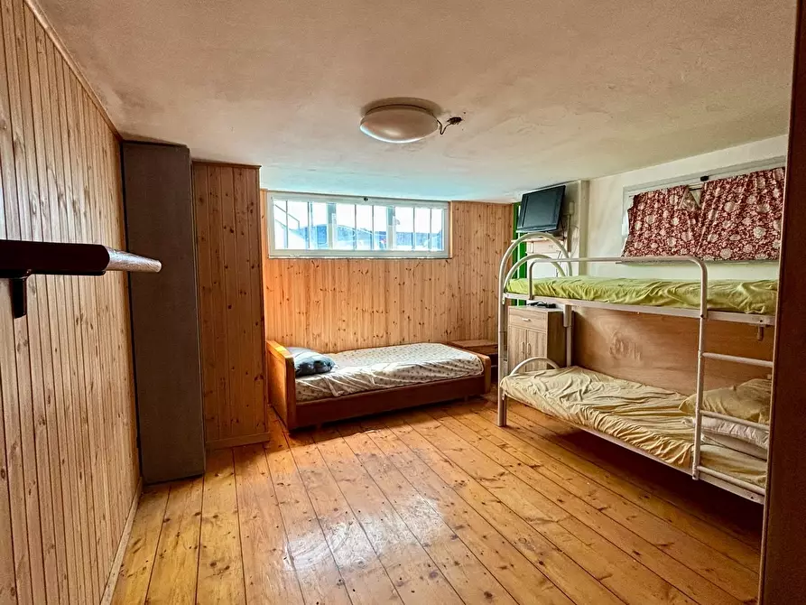 Immagine 23 di Porzione di casa in vendita  a Ameglia