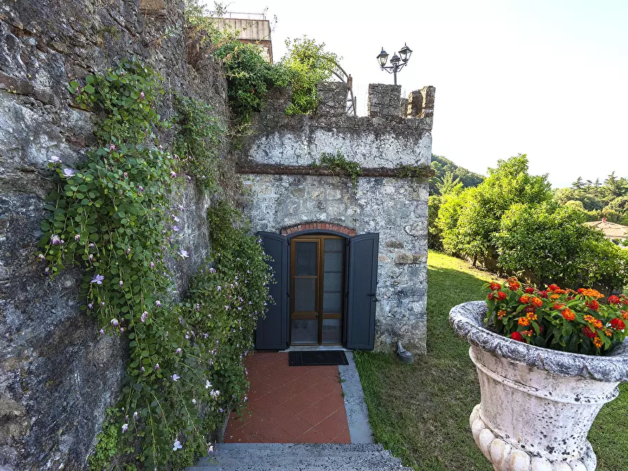 Immagine 15 di Casa semindipendente in vendita  a Ameglia