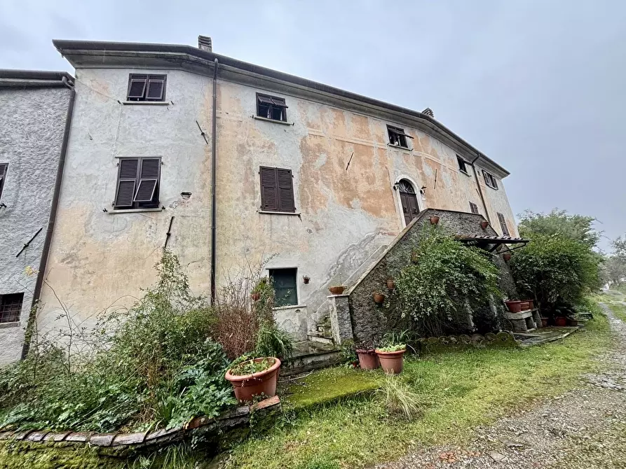 Immagine 7 di Villa in vendita  a Castelnuovo Magra