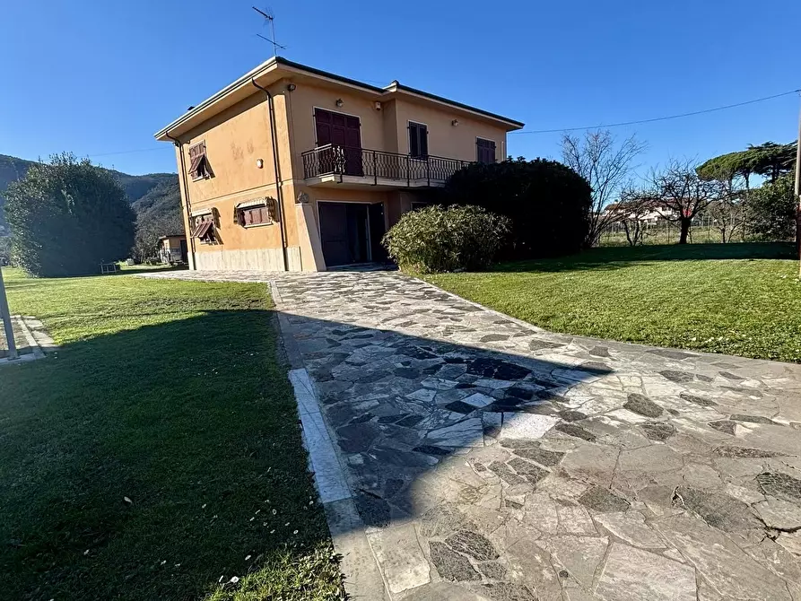 Immagine 5 di Casa indipendente in vendita  a Ameglia