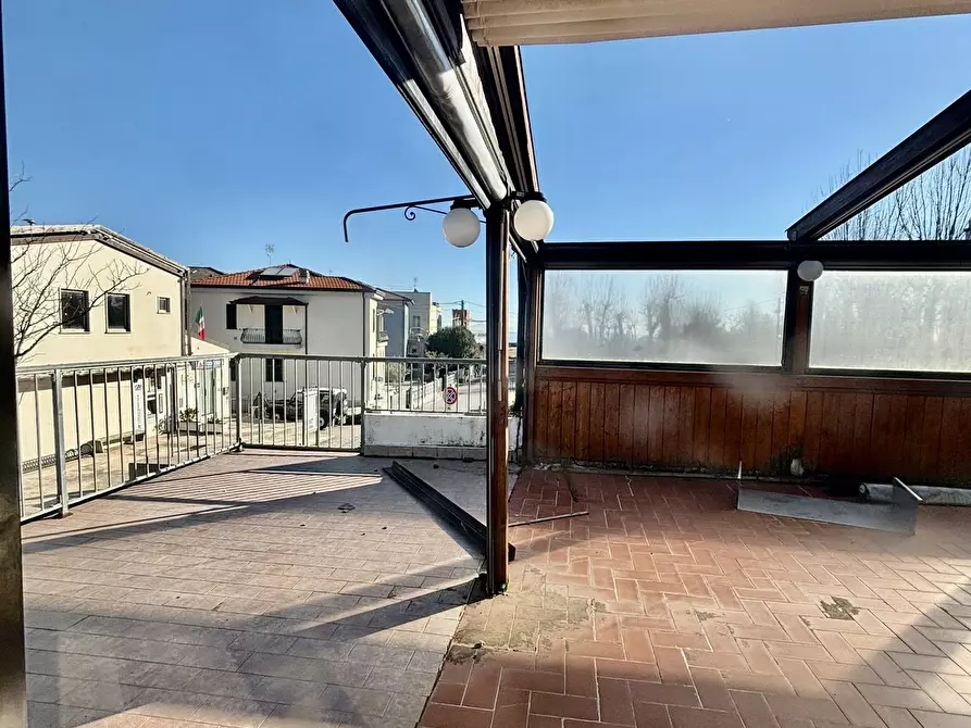 Immagine 10 di Bar / Ristorante in vendita  a Ameglia