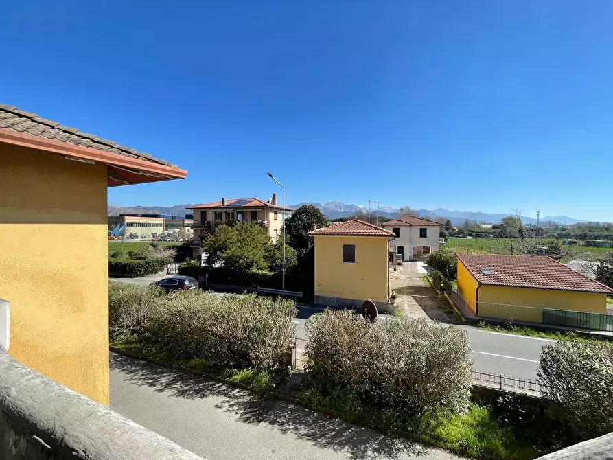 Immagine 4 di Quadrilocale in vendita  a Ameglia