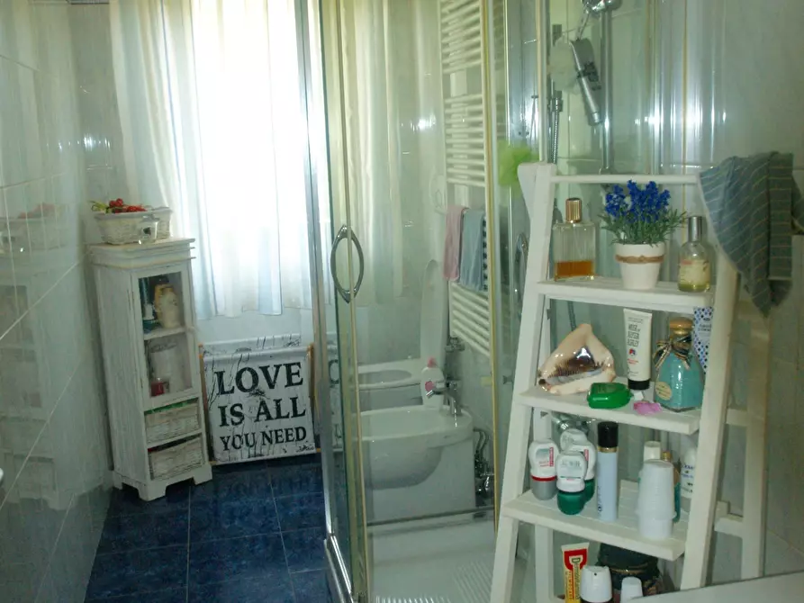 Immagine 9 di Porzione di casa in vendita  a Ameglia