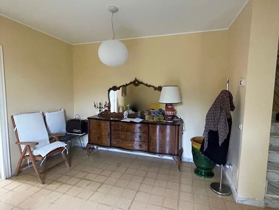 Immagine 5 di Porzione di casa in vendita  a Carrara