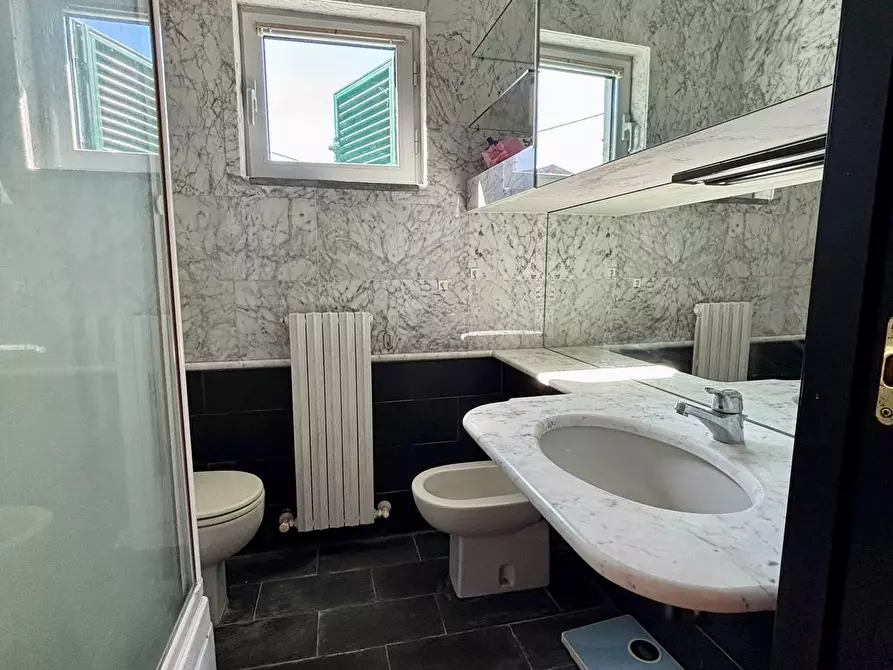 Immagine 17 di Porzione di casa in vendita  a Ameglia