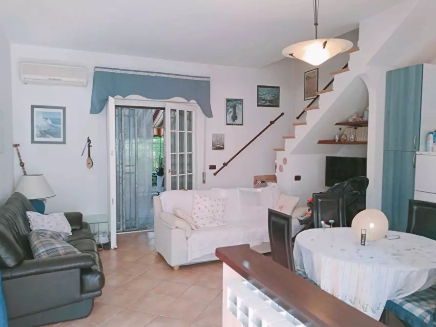 Immagine 7 di Casa semindipendente in vendita  a Massa