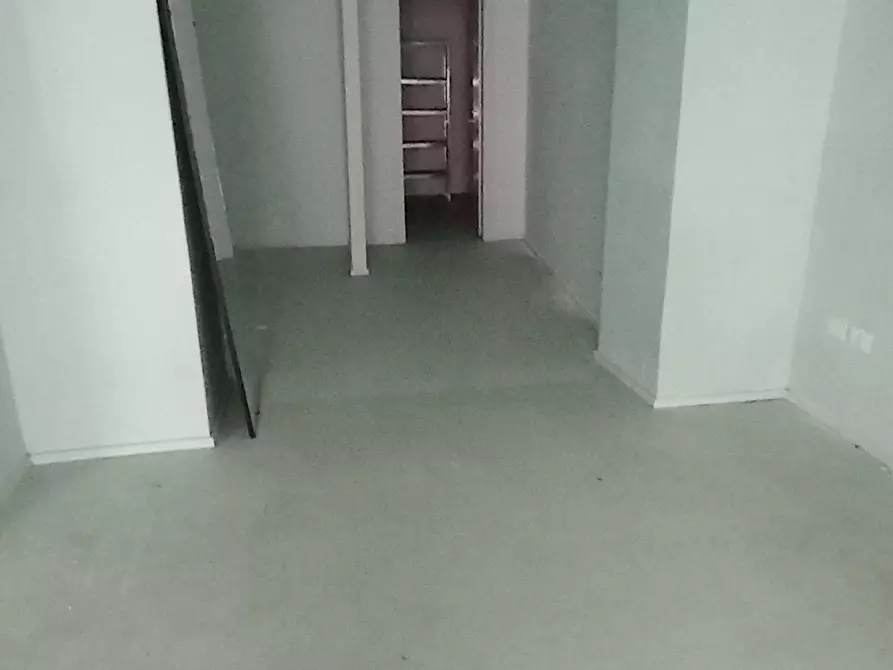 Immagine 11 di Locale commerciale in affitto  in Via Mazzini a Sarzana