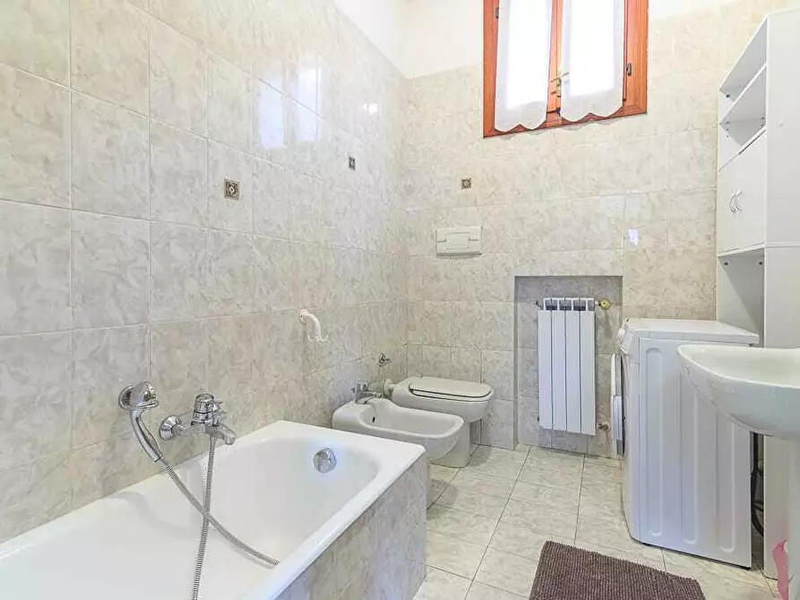 Immagine 28 di Appartamento in affitto  in VIA IITRAVERSA a Lerici