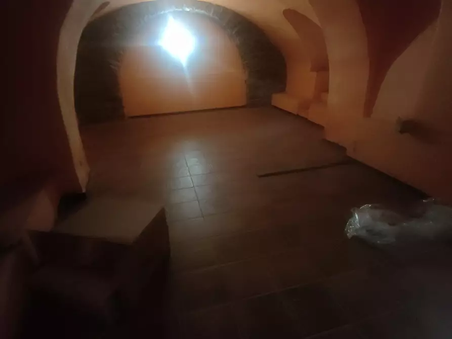 Immagine 5 di Locale commerciale in affitto  in Via Sobborgo Spina a Sarzana