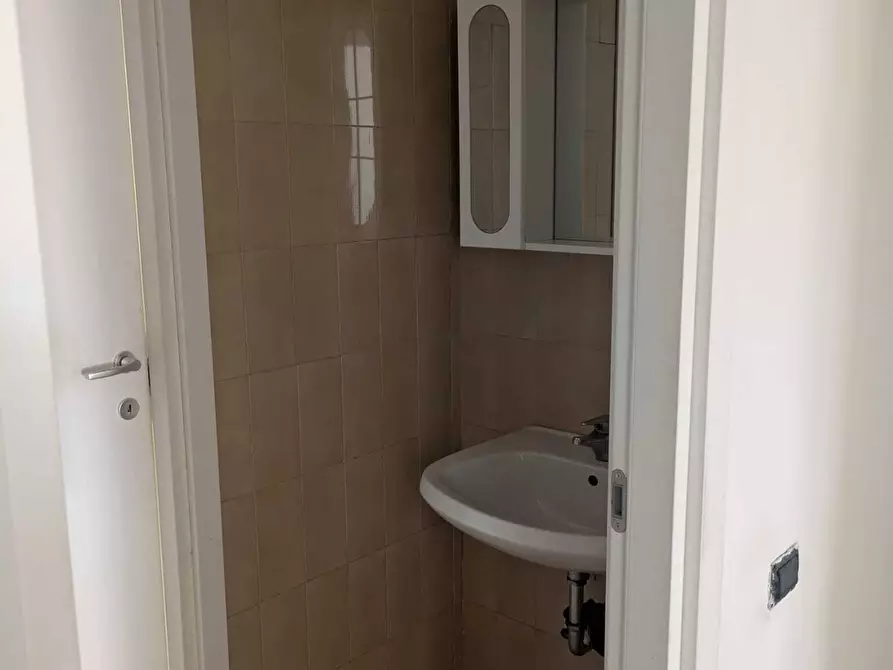 Immagine 9 di Casa semindipendente in affitto  a Carrara