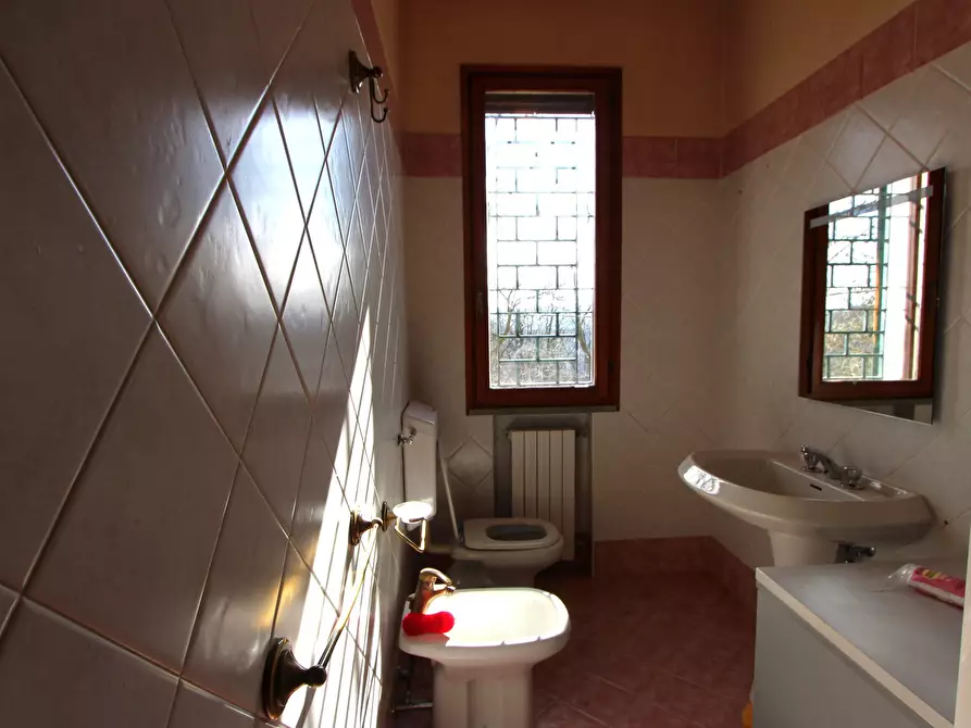 Immagine 14 di Casa indipendente in vendita  in Via Ca' Foscolo a Valsamoggia