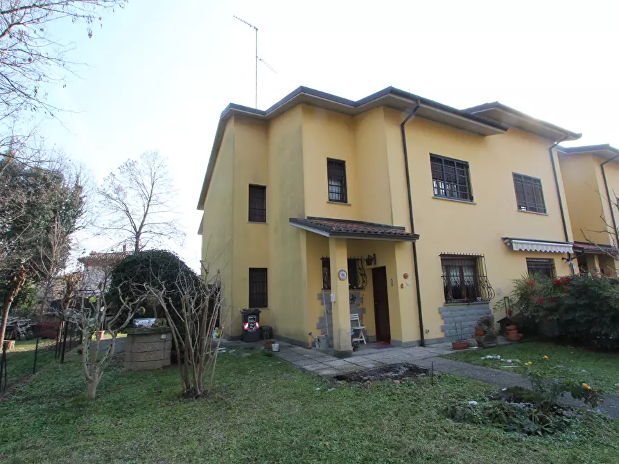Immagine 36 di Villetta a schiera in vendita  in Via Generale Carlo Alberto dalla Chiesa a Valsamoggia