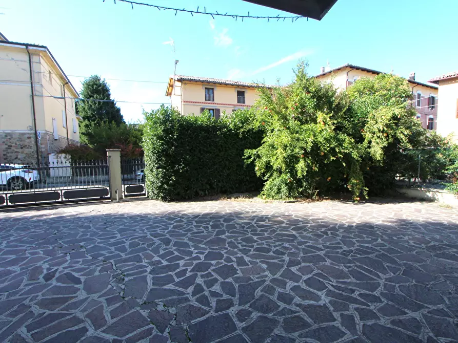 Immagine 3 di Appartamento in vendita  in Via Magazzino a Valsamoggia