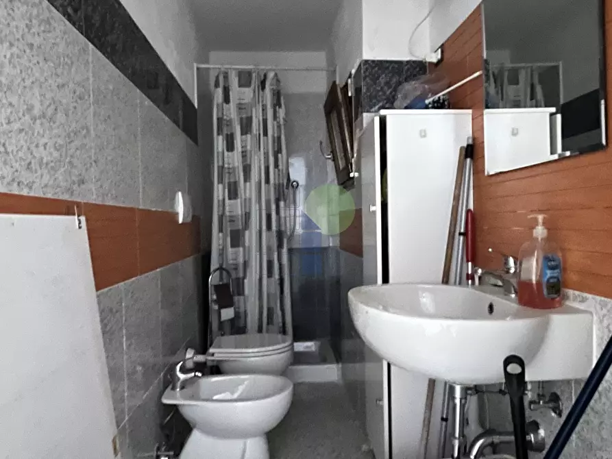 Immagine 15 di Laboratorio in vendita  in Piaza due Giugno 44 a Livorno