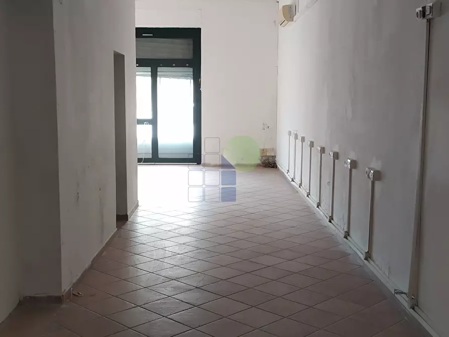 Immagine 5 di Capannone industriale in affitto  in Scali Luigi Bettarini 2 a Livorno