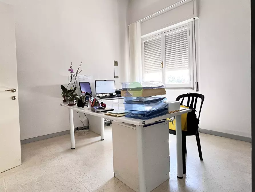 Immagine 17 di Ufficio in vendita  in Via L. da Vinci 35 a Livorno