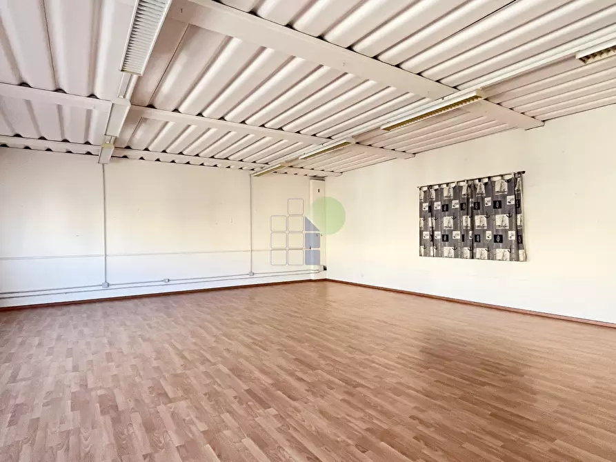 Immagine 7 di Capannone industriale in affitto  in Via Pera 33 a Livorno