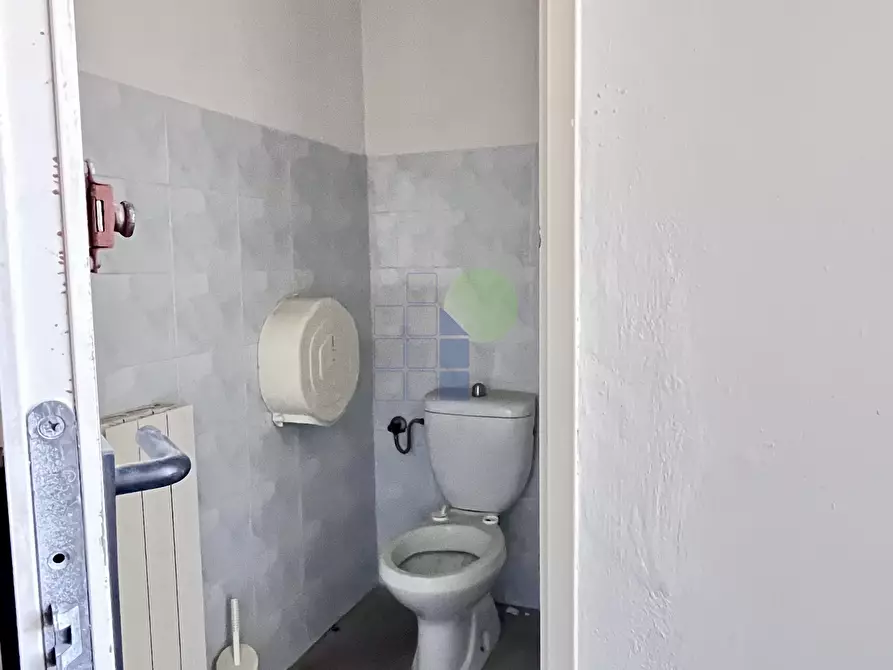 Immagine 13 di Attività artigianale in vendita  in Via Grotta delle Fate 89 a Livorno