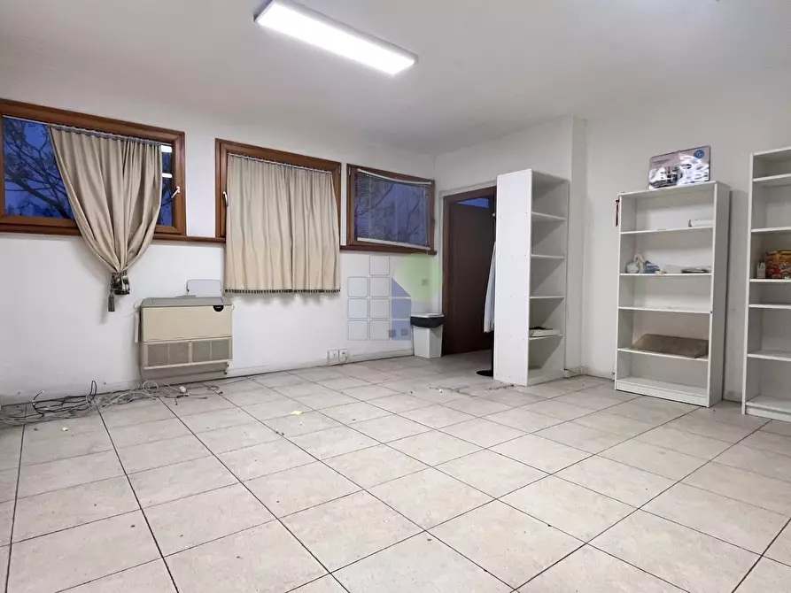 Immagine 2 di Ufficio in affitto  in Via L. da Vinci 36 a Livorno