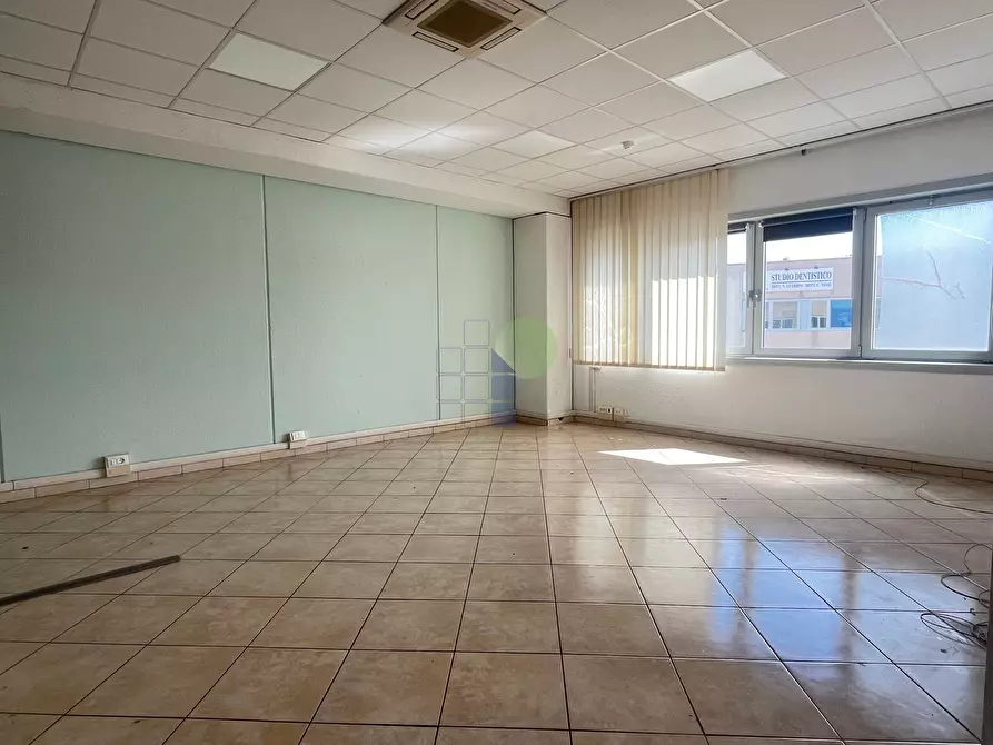 Immagine 35 di Attività artigianale in affitto  in Via  Cimarosa 55 a Livorno