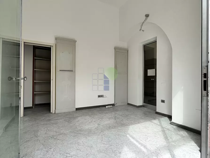 Immagine 2 di Capannone industriale in affitto  in Via Ricasoli 115 a Livorno